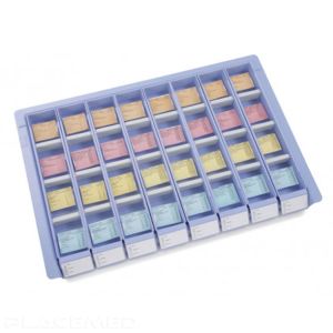 Plateau 600 x 400 avec 8 Piluliers à Médicaments et Étiquettes Matin Midi Soir Nuit - Bleu Lavande