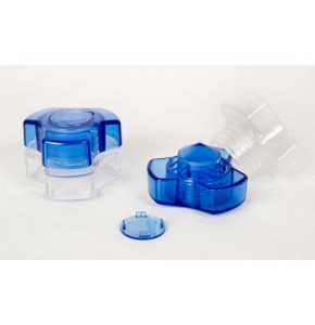 Manual drug crusher